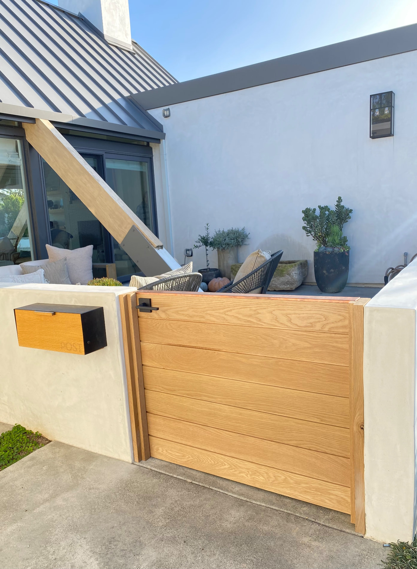 PG-19 — Plain Sawn White Oak Horizontal Plank Gate