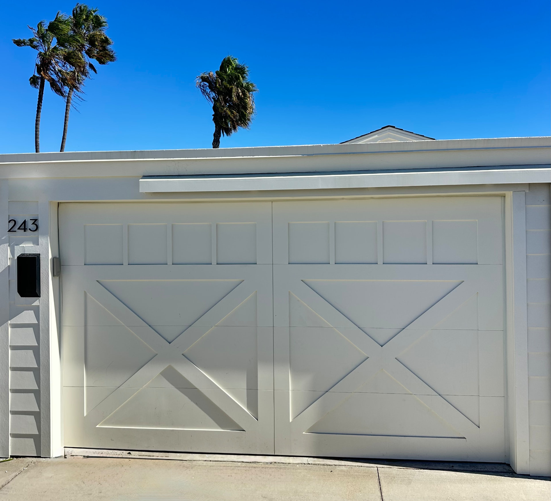 GD-34 — Farmhouse Garage Door with Cross Bucks