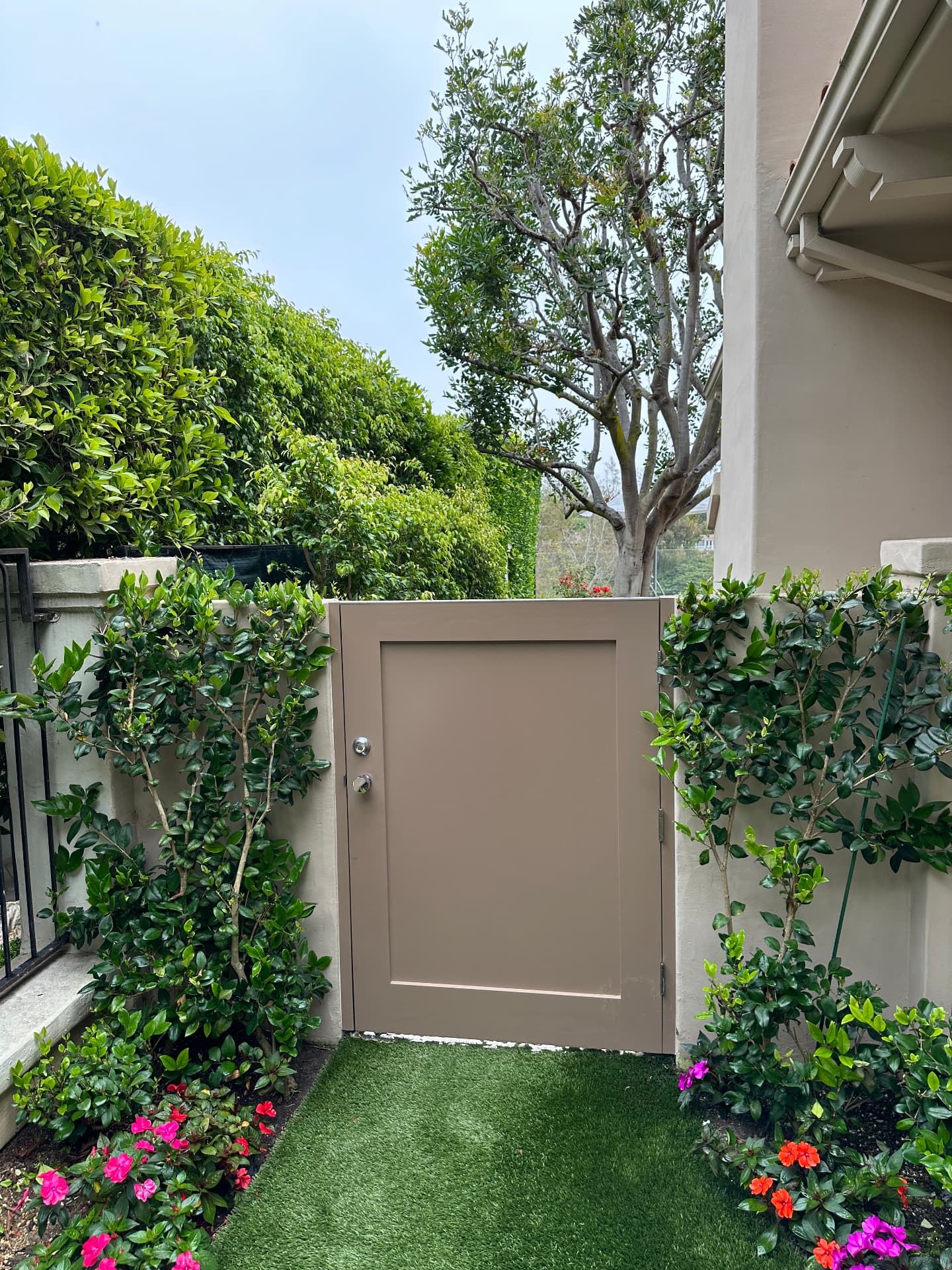 PG-11 — Paint Grade Shaker Gate