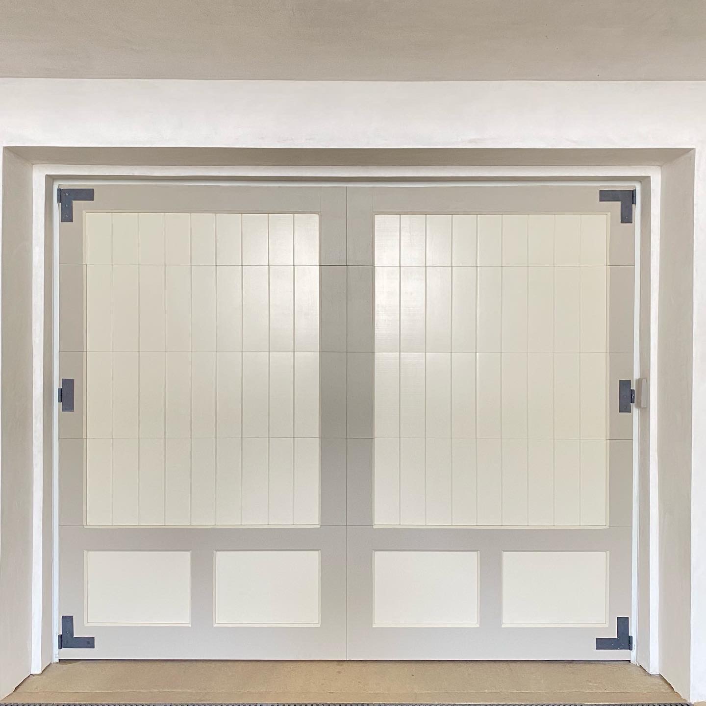 GD-08 — White Carriage Garage Doors