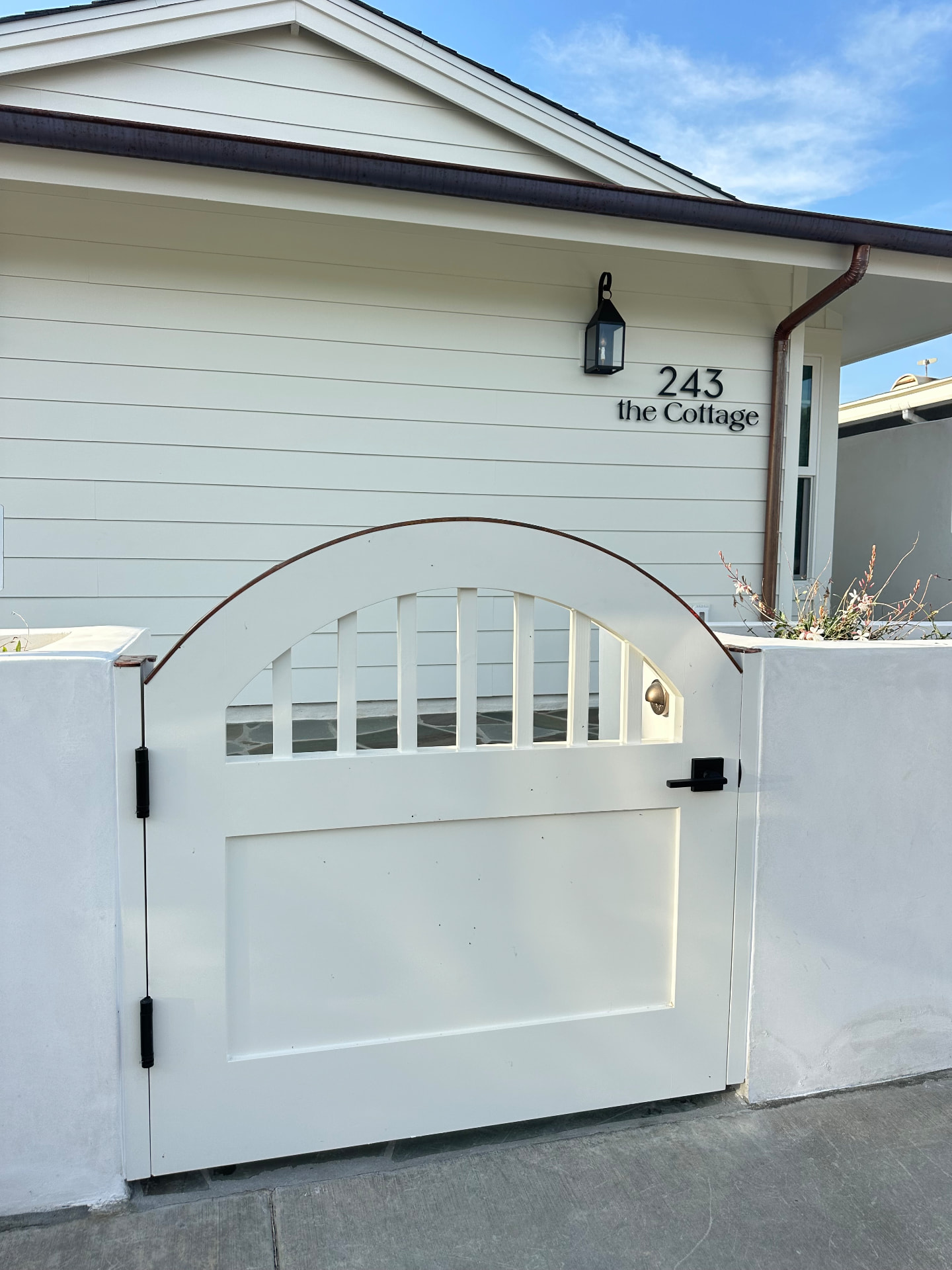 PG-09 — Cape Cod Arched Entry Gate