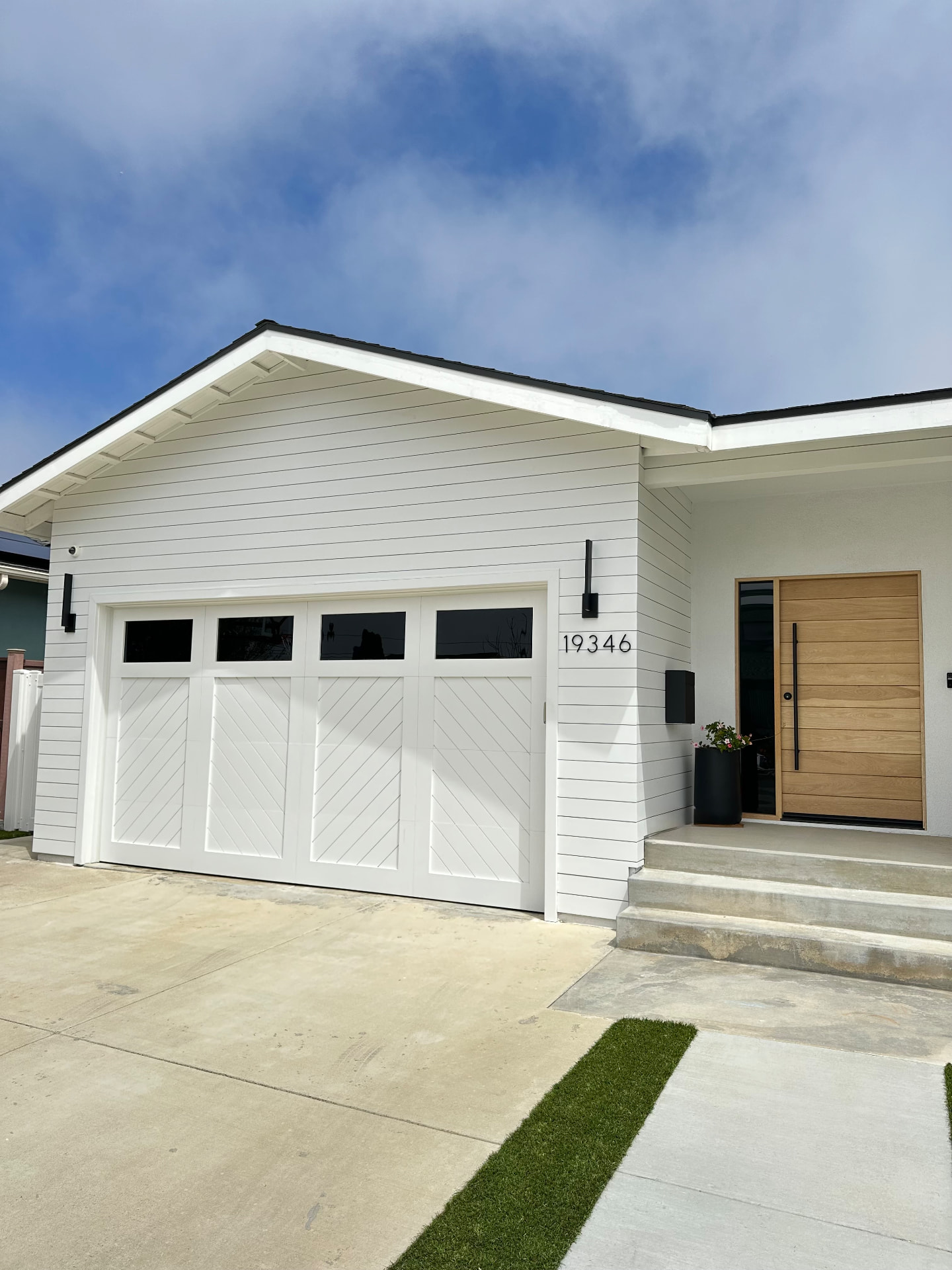 GD-11 — Paint Grade Coastal Modern Garage Door