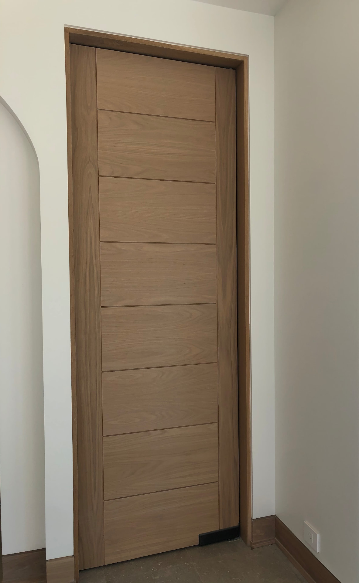 ID-01 — Walnut Horizontal Slat Interior Door